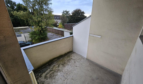 Renoviert2 2,5 Zimmer WHG mit Balkon 1. OG