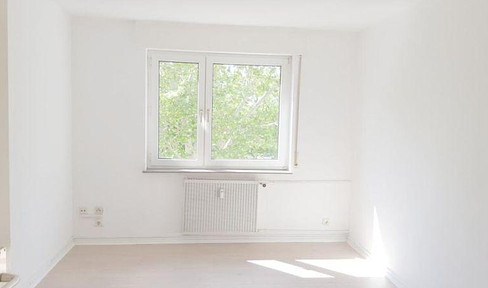 Very nice, bright 2 room apartment with fitted kitchen, parking space and balcony in Ludwigsburg