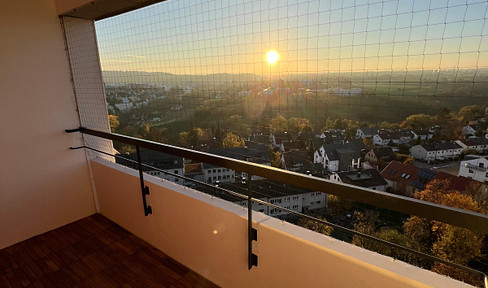 Frisch renovierte 3,5-Zimmer-Wohnung mit tollem Ausblick