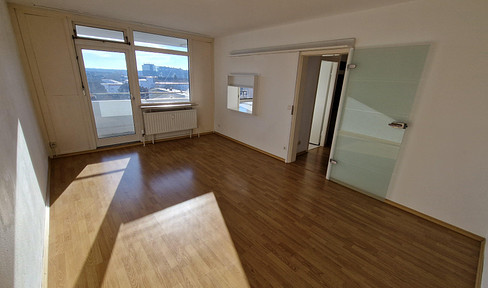 Vacant charming 1 room apartment in Frankfurt am Main with large balcony without estate agent