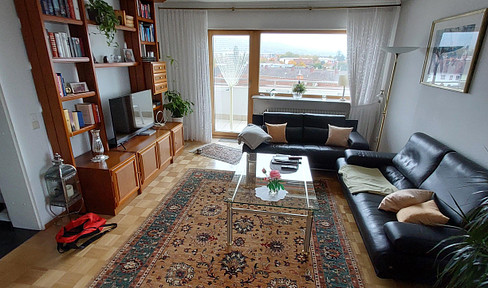 From private owner in Ettlingen: Bright 3-room apartment, at the top with a wonderful view