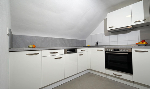 Friendly, bright 3-room attic apartment in Ilbenstadt