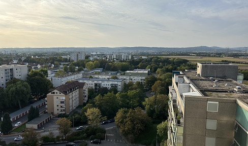 Bright 3.5 room apartment with west-facing balcony