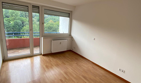 Charming 1-room apartment with balcony - perfect for singles or commuters