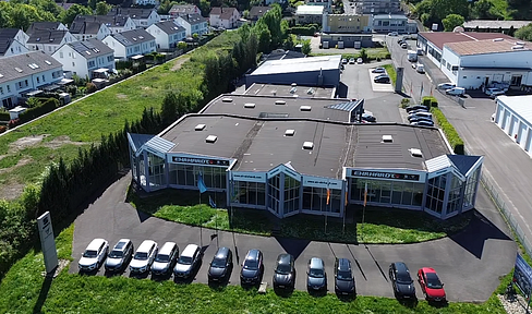 Premium car dealership with new car workshop on 7,000 sqm in a top location on the outskirts of Würzburg!