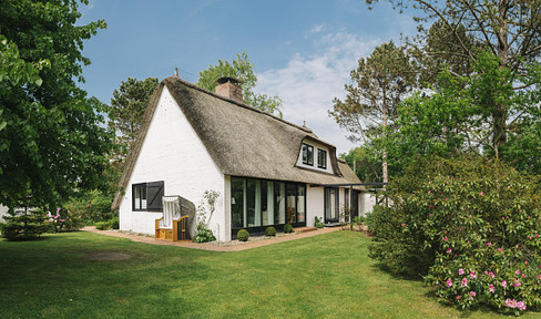 Detached thatched house in Ording on a large plot of land