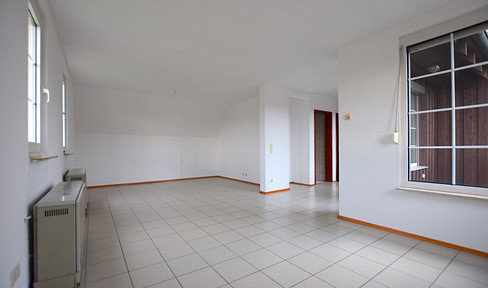 Sunny 3.5-room apartment with balcony, stage and garage parking space