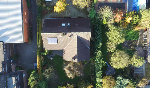 Detached house with commercial hall in Roxel without brokerage fee, living with business on 1300 m²