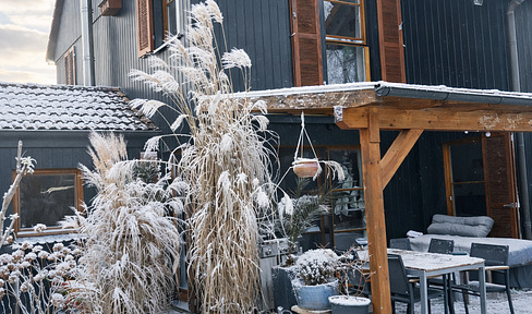 Familienidylle im Grünen – energieeffiziente Holz-Doppelhaushälfte in Angelbachtal