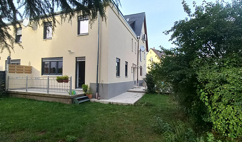 Modern semi-detached house with large garden in Nuremberg Eibach-Commission-free!