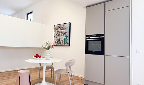 Commission-free - Exclusive penthouse apartment with premium furnishings in Sachsenhausen