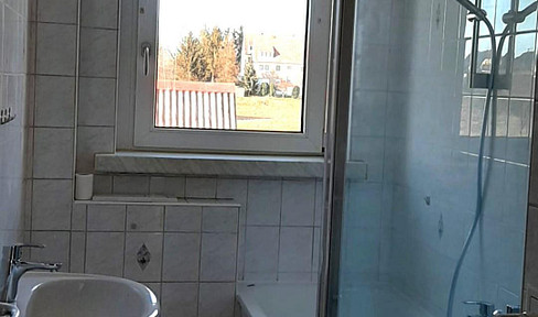Bright, friendly 3-room apartment in a quiet location near Döbeln, daylight bathroom, fitted kitchen, parking space