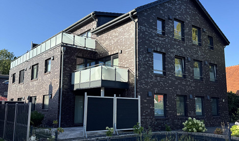 Modern home, central location, commission-free, KFW 40 Plus