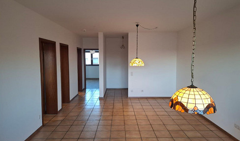 Your home in the heart of Bad Windsheim with fitted kitchen and balcony