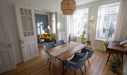 *FOR INTERMEDIATE RENT* Fantastic furnished apartment in an old building in Eimsbüttel (August 2025-July 2026)