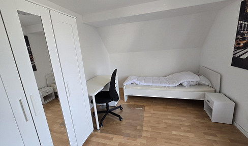 Room in shared flat for 3 people | newly furnished and renovated | city center directly on Paulusanger