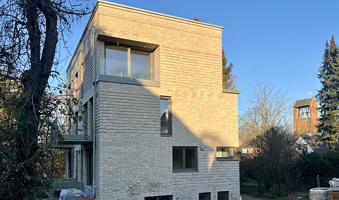 Exklusive 3-4 Raum-Penthouse Endetage mit geh. Ausstattung, Dachterrasse u. EBK