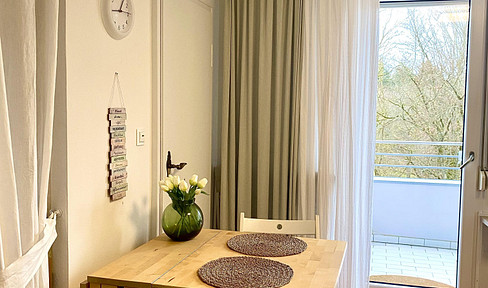Apartment mit stilvoller Einrichtung und Aussicht auf den Forstenrieder Wald - keine Maklerprovision