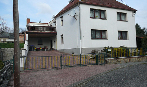 Schönes Zweifamilienhaus in ruhiger Lage