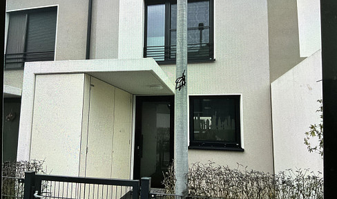 Mid-terrace house in the southern part of Fürth