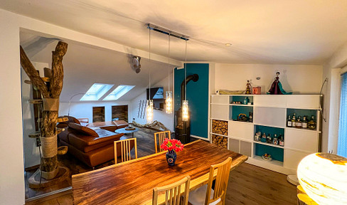 Pure privacy on the top floor with a view of the old town near the S-Bahn/ICE station