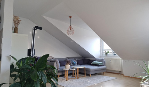 Bright 2.5 room attic apartment