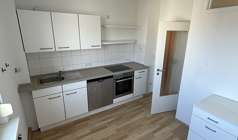 MODERN 2 ROOM APARTMENT incl. fitted kitchen - IMMEDIATELY READY TO MOVE IN - 3rd floor center