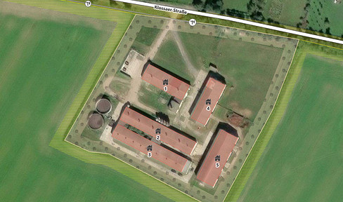 4,600 m² cattle/pig breeding facility on 23,500 m² plot Pigsty Horse stable Cow barn