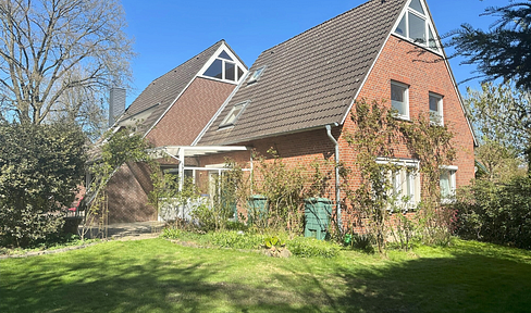 House with large and smaller residential unit - central, quiet, lucrative use, commission-free