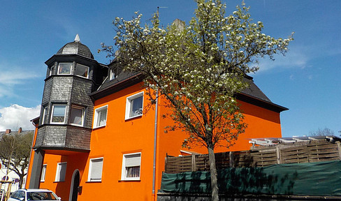 2 room apartment 1st floor w. garden, street parking, quiet and central (also furnished possible)
