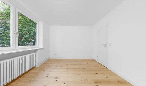 First-time occupancy after renovation: 2-room apartment with balcony in the sought-after Lette-Kiez near Schillerpark (REG17)