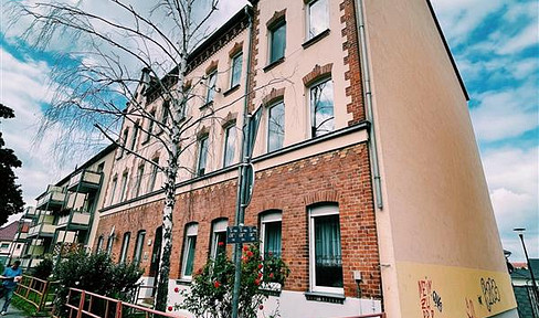 Helle 3-Zimmerwohnung im 2. OG mit Balkon mit Altbaucharme