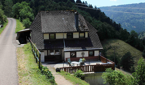 Wohnen, wo andere Urlaub machen - Einfamilienhaus in traumhafter Schwarzwaldlage.