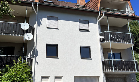 Attractive and modernized 4-room apartment with balcony and fitted kitchen in Kaiserslautern