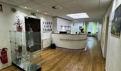 Modern practice or living space in a central location in Bremen