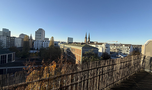 Wunderschöne 2 Zimmer-Dachgeschosswohnung mit Terrasse in Bestlage Düsseldorfs!