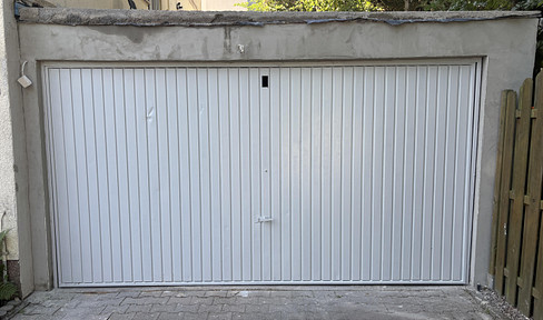 Rare renovated double garage for rent - 39.01 sqm area.