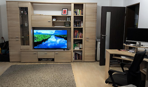 Bright, furnished 3-room condominium with large balcony & parking space in Augsburg-Oberhausen