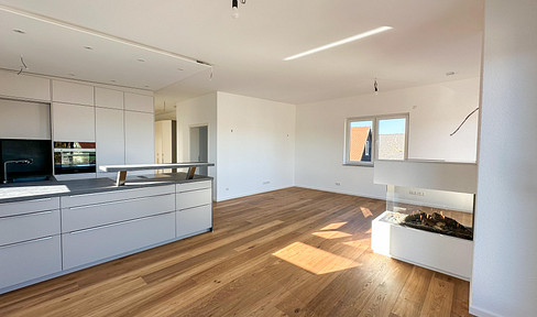 Very high-quality 3.5 room apartment on the 2nd floor of a 3-family house