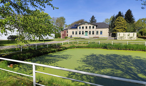 For nature lovers - Angelite property with large plot and outbuildings, without estate agent