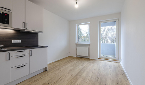 +++ First-time-occupancy core refurbishment - Bright 1-room apartment with balcony in Munich-Giesing +++