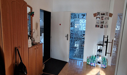 3-room apartment - balcony - garage - cellar - drying room with WM. for sale-private