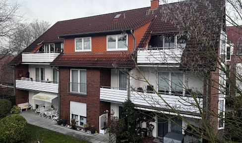 von Privat: Zentrum, Schöne/gepflegte 2-Zi-whg, Dachterrasse, Stellpl.+Garage,Keller,EBK,in Nebenstr