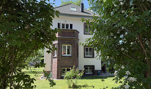 Provisionsfrei: Kernsanierte Stadtvilla auf großzügigem Grundstück in zentrumsnaher Wasserlage
