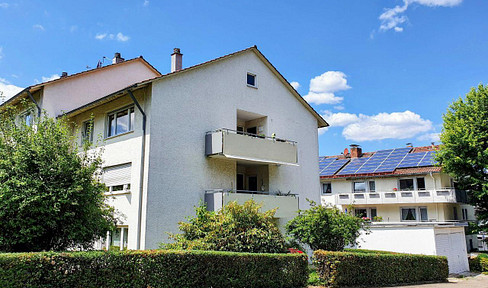 Lichtdurchflutete 3,5-Zimmer-Wohnung mit EBK, großem Balkon und Garage in ES-Zollberg