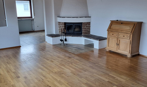 Spacious 3.5 room apartment in 3-family house - 138 sqm