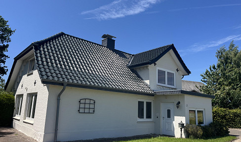 House in almost secluded location near Baltic Sea and Schlei - without estate agent
