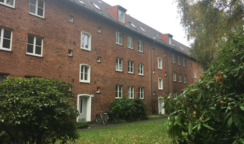 Beautiful apartment in a well-connected residential street in the trendy Hamburg-Ottensen district