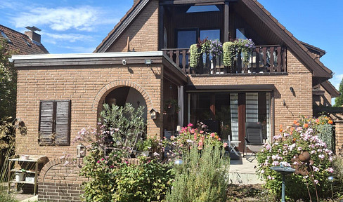 Family idyll in Heiligendorf (5 rooms, new heating, full basement, garden and fireplace)