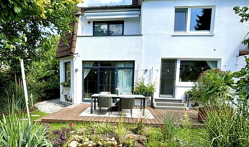 Move in & feel good - Modern end terraced house on a nature reserve just outside Hamburg